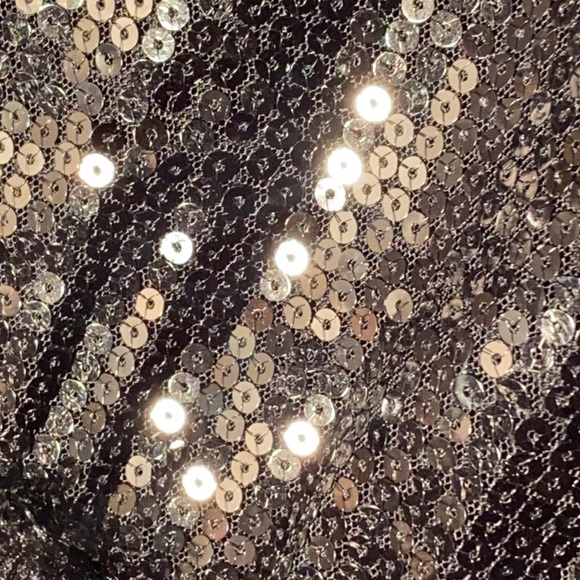 GUESS - tank w black sequins and faux feather fluff on the hem - L - Picture 13 of 16